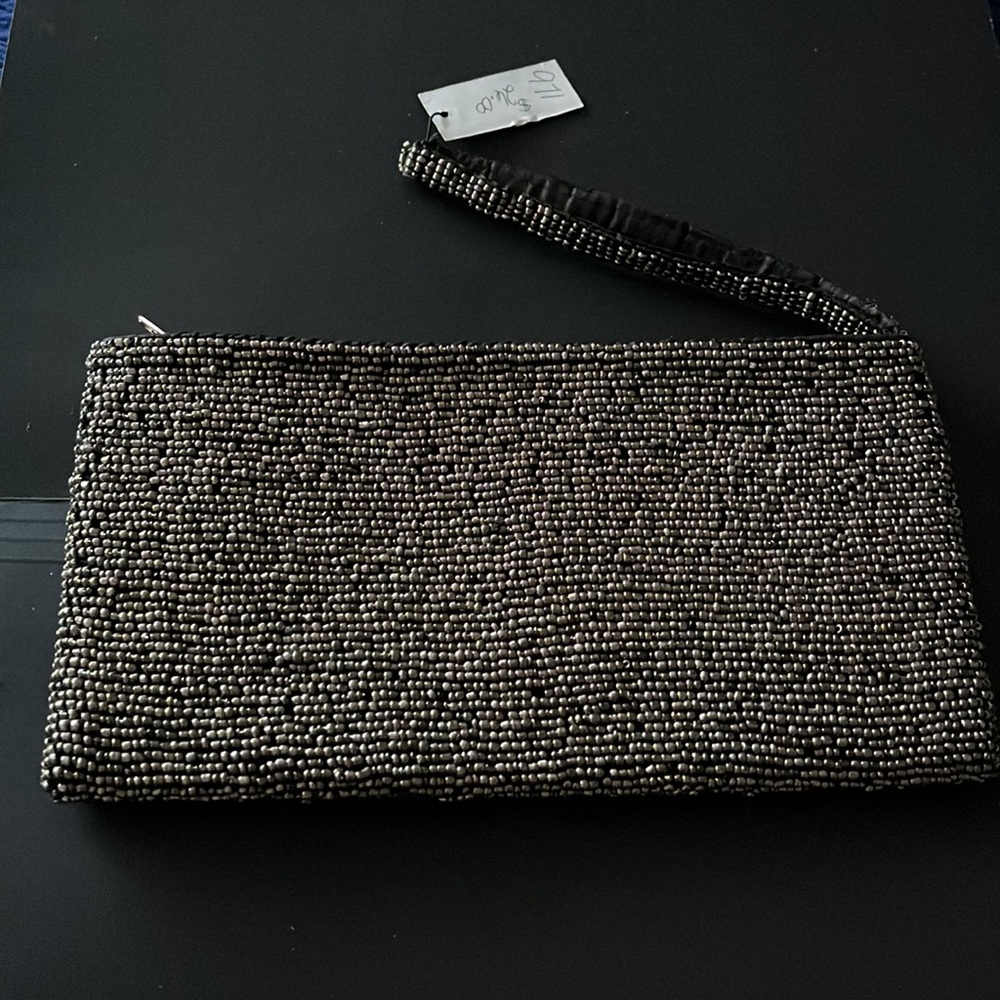 Beautiful Beaded clutch - Picture 5 of 10